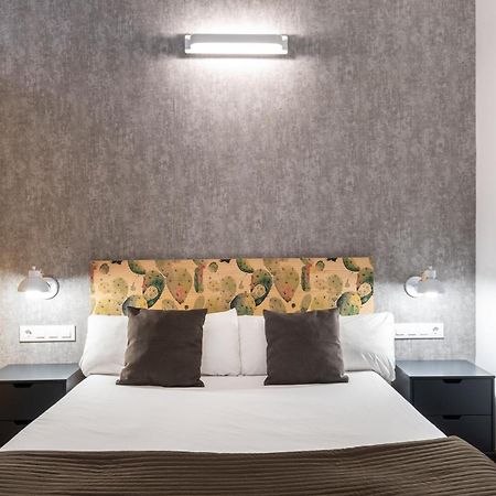 Beautiful Renovated Loft Minutes From The Beach Βαρκελώνη Εξωτερικό φωτογραφία